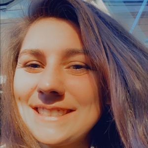 Meet your Posher, Brittney